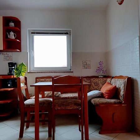 Apartmani Nikolina Ražanac Esterno foto