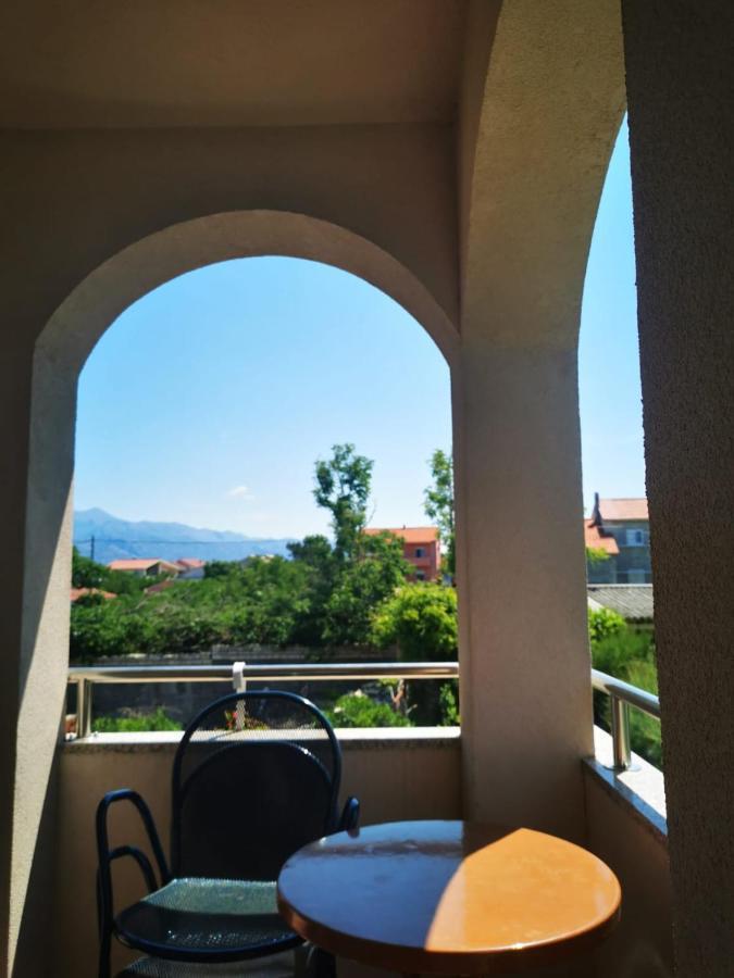 Apartmani Nikolina Ražanac Esterno foto